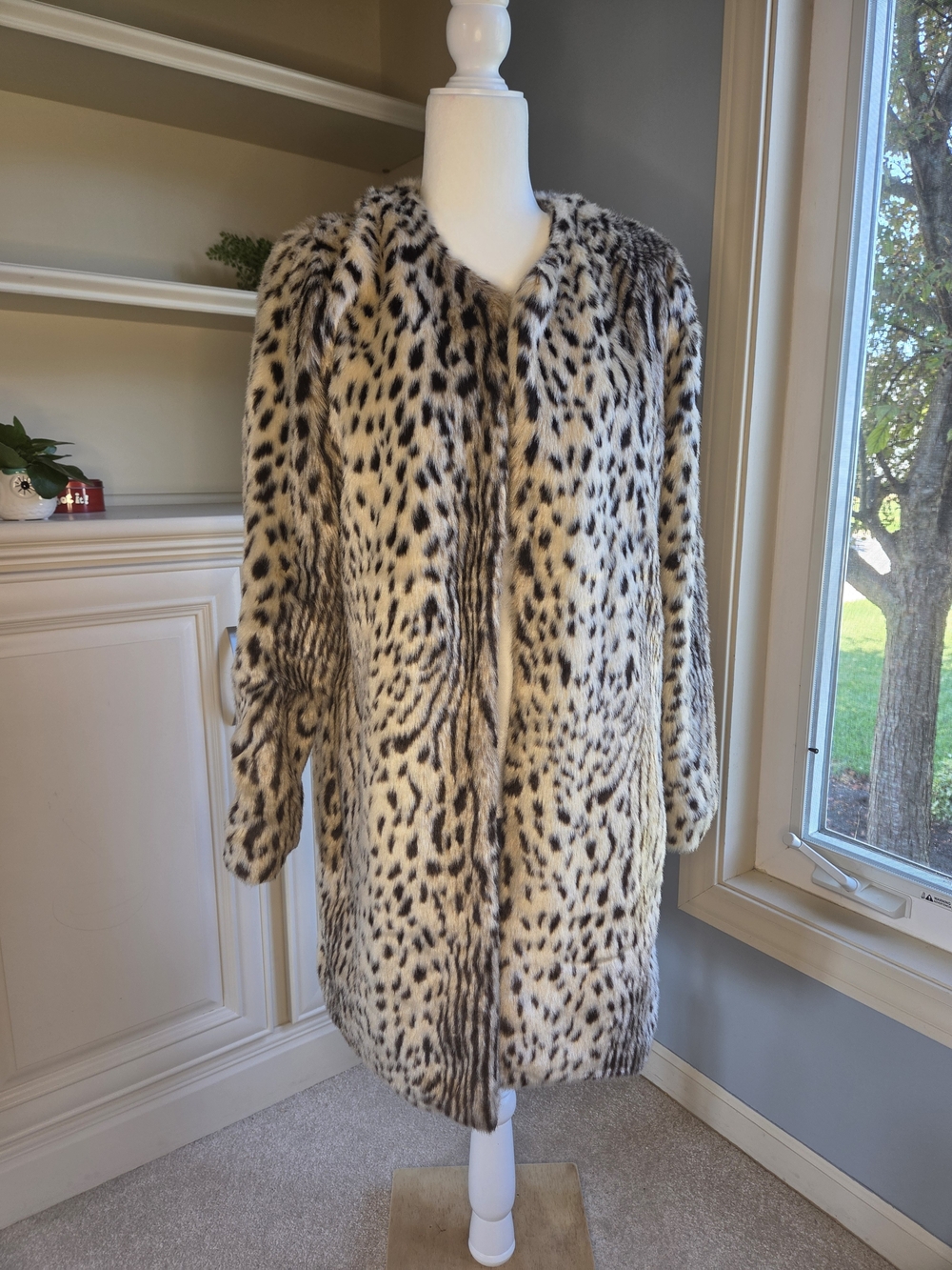 Rebecca Elliot Leopard Print Faux Fur Coat - Cream and Black